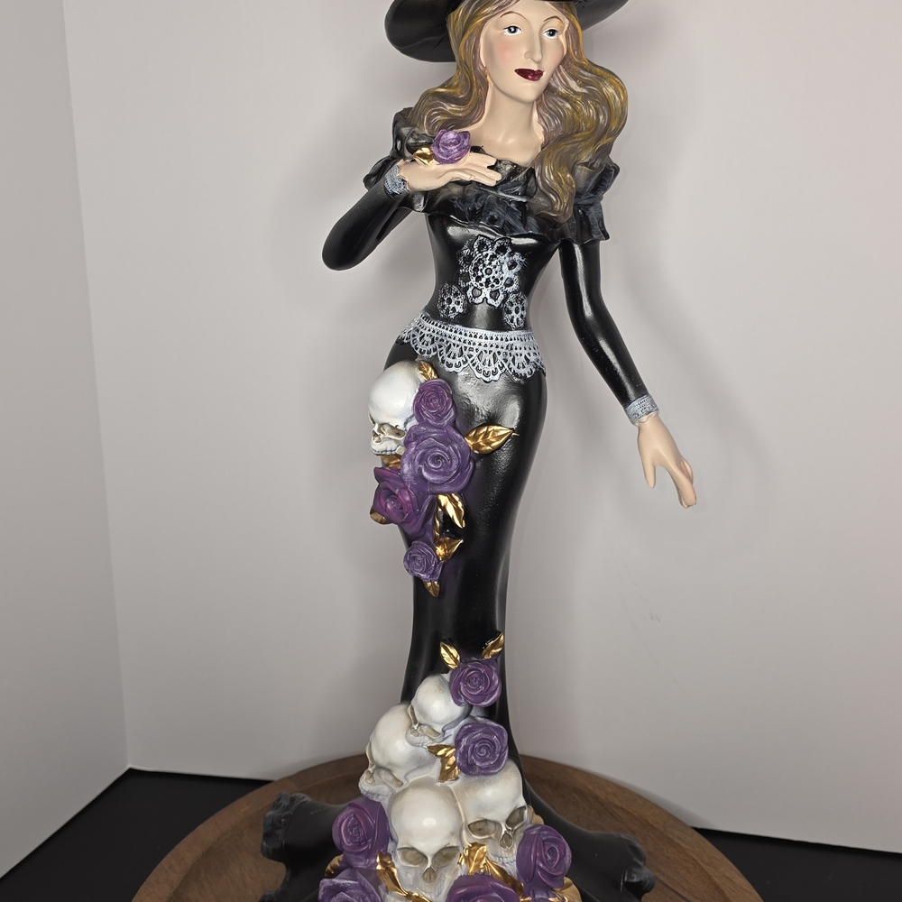 Elegant Black and Purple Figurine with Roses